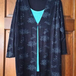 Women's medium Impressions 2 layer top